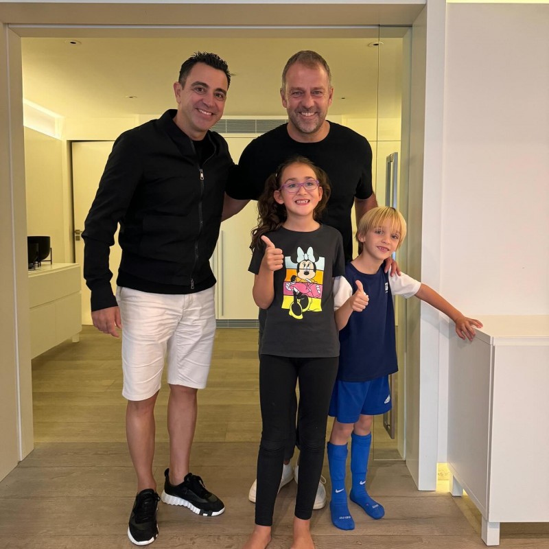 Xavi Hernandez dan Hansi Flick Tepis Isu Bersitegang Setelah Bertemu