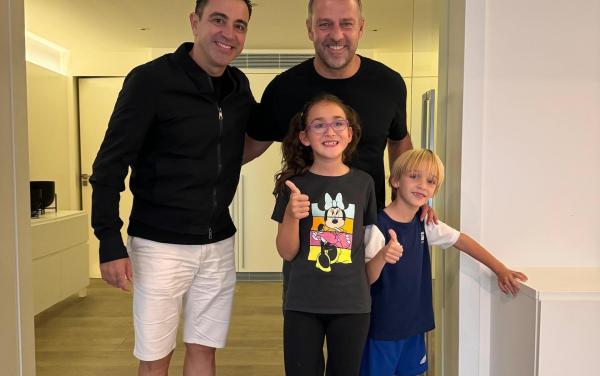 Xavi Hernandez dan Hansi Flick Tepis Isu Bersitegang Setelah Bertemu