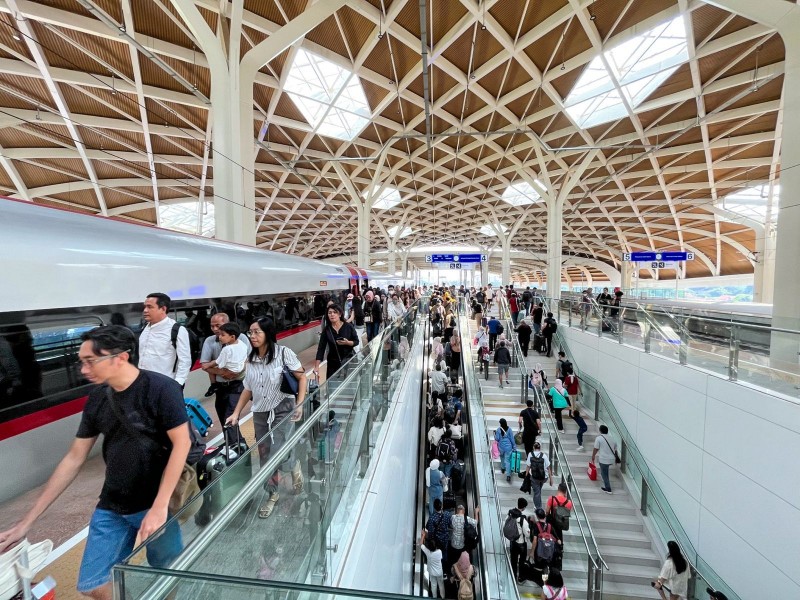 Catatan Kinerja Setahun Whoosh Beroperasi