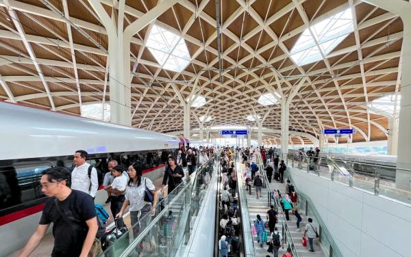 Catatan Kinerja Setahun Whoosh Beroperasi