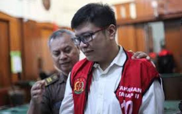 Sogok Hakim demi Anak, Ibu Ronald Tannur Jadi Tersangka