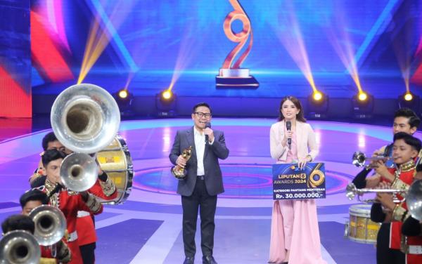 Menko Muhaimin Iskandar Beri Penghargaan Kepada Sosok Guru Disabilitas Inspiratif