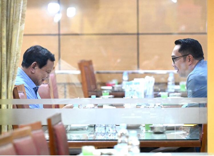 Prabowo Traktir Kang Emil Nasi Padang, Jokowi-Luthfi Bertemu di Kedai