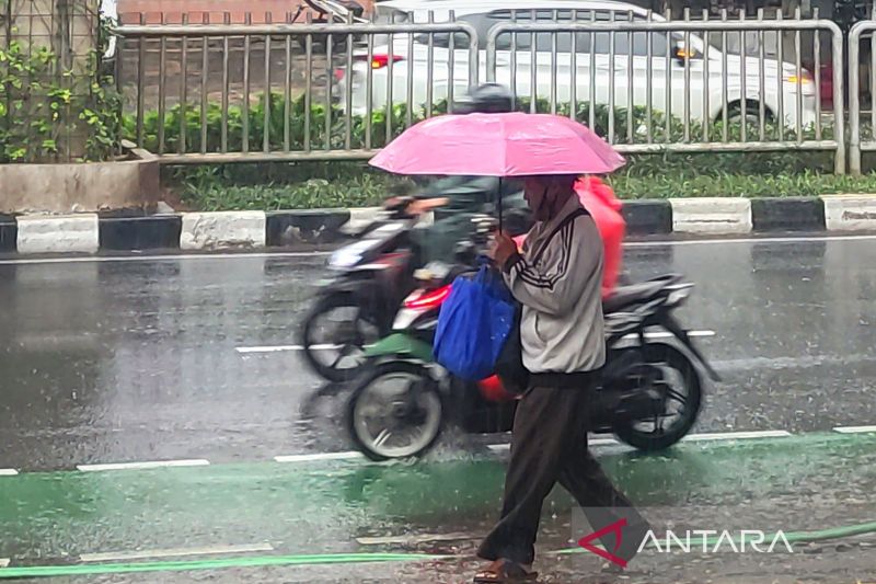 Siap Sedia Payung! Cuaca Jakarta Hari Ini Diprediksi Hujan dari Siang hingga Sore