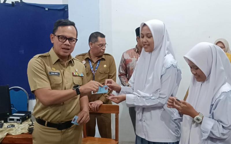 Wamendagri Bima Arya Jemput Bola Rekam KTP-el Pemilih Pemula