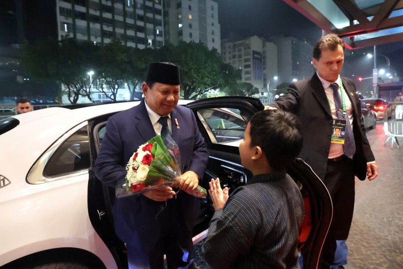 Sambut Prabowo, WNI di Brasil Siapkan Buket Bunga