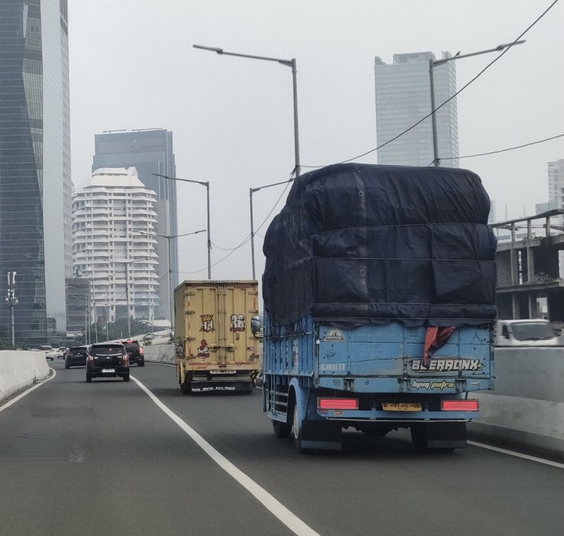 Manfaatkan Jalur KA untuk Menangani Truk ODOL