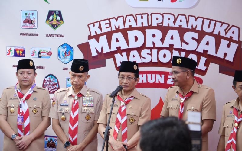 Menag Siapkan Generasi Adaptif dan Kreatif dengan Gerakan Kepramukaan Madrasah