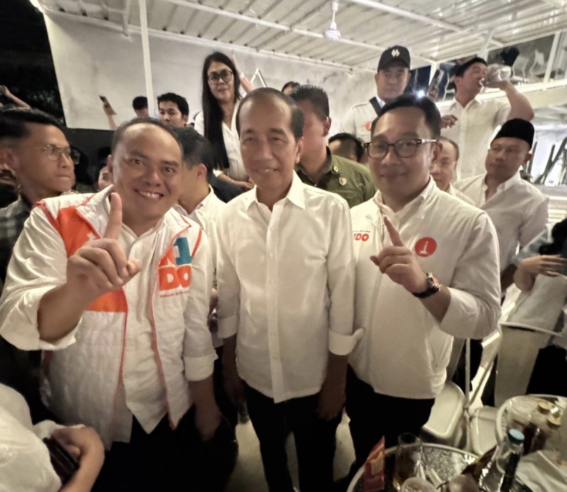 Bukan Warga Jakarta, Kenapa Jokowi Harus Turun Dukung Ridwan Kamil?