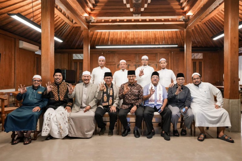 Kembali Bertemu Pramono Anung, Anies Pose Tiga Jari: Berjuang untuk Warga Jakarta