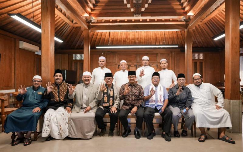 Kembali Bertemu Pramono Anung, Anies Pose Tiga Jari: Berjuang untuk Warga Jakarta