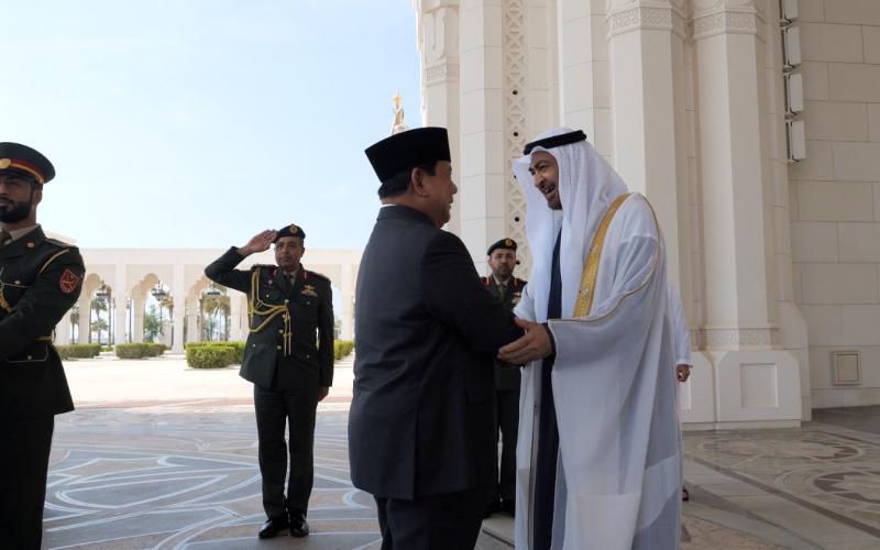 Dentuman Meriam Sambut Kedatangan Prabowo di UEA