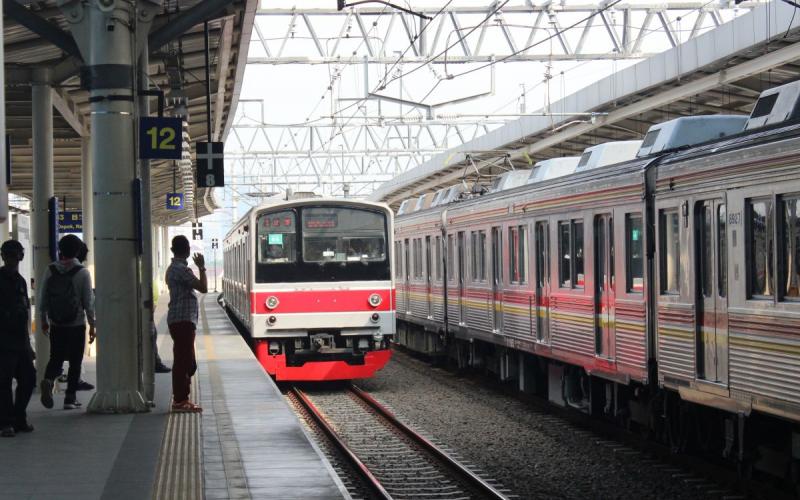 Menteri PKP Maruarar Sirait Usul Hidupkan Kembali KRL Ekspres di Jam Sibuk Pekerja