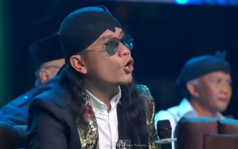 Hina Pedagang Kecil, Istana Jewer Gus Miftah