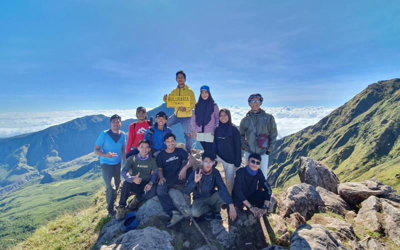 Sebanyak 13 Ribu Pendaki Sampai di Puncak Bulu Baria, Gunung Terbersih yang Dikelola EIGER