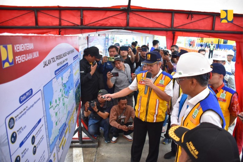 Menteri PU Tinjau Jalan Tol Fungsional Gending-Krasaan, Monitor Kesiapan Libur Nataru