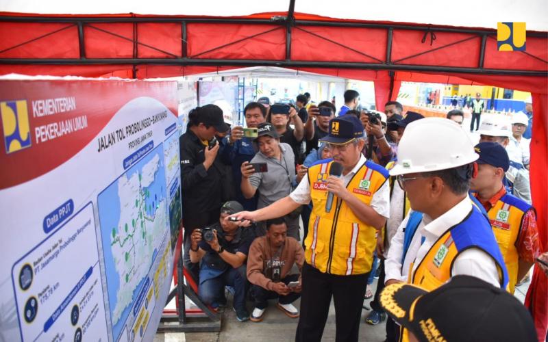 Menteri PU Tinjau Jalan Tol Fungsional Gending-Krasaan, Monitor Kesiapan Libur Nataru