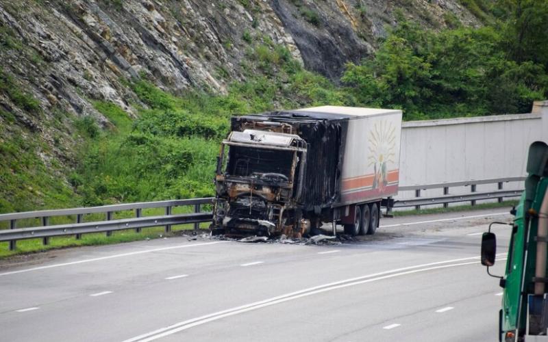 Menekan Potensi Kecelakaan Truk Barang