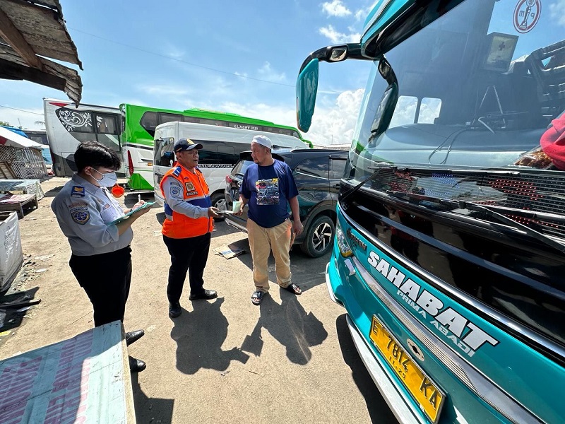 Menanti Program Nasional Angkutan Umum