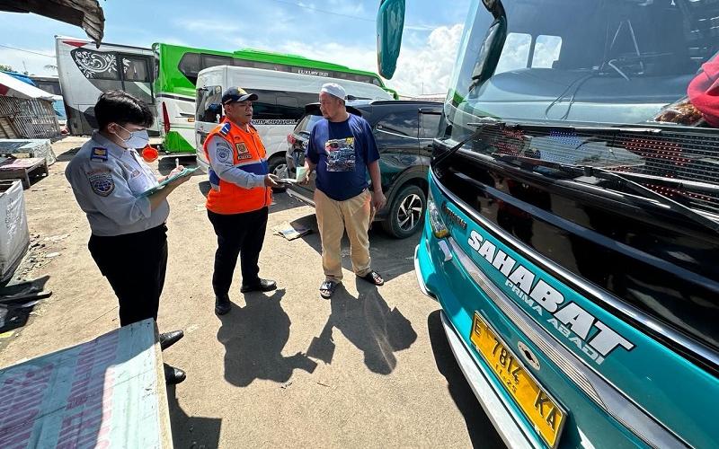 Menanti Program Nasional Angkutan Umum