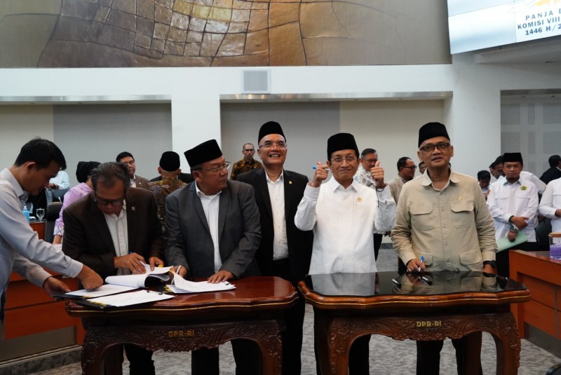 Menag Apresiasi DPR Terkait Turunnya Biaya Haji 2025