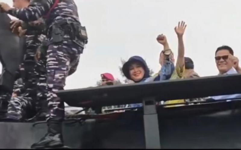 Titiek Soeharto Tinjau Pagar Laut Naik Tank Amfibi, Apa Hasilnya?