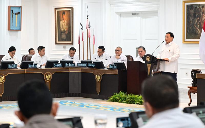 Waspada, Pemerintahan Mulai Militeristik