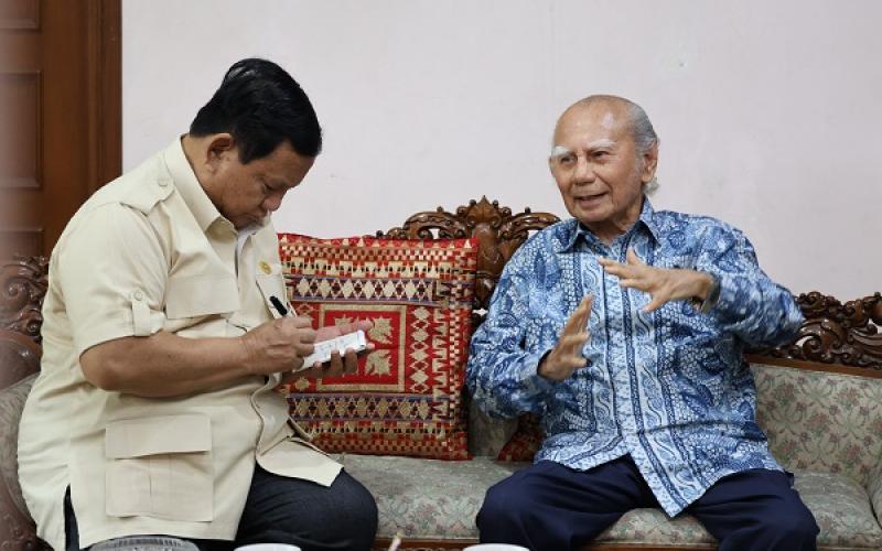 Prabowo Catat Saran Emil Salim