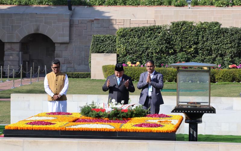 Prabowo Tabur Bunga di Makam Mahatma Gandhi
