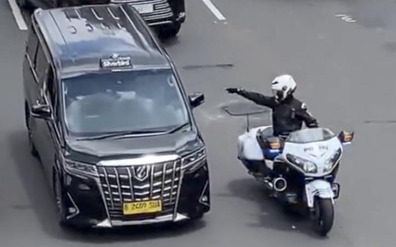 Menertibkan Patroli Pengawalan Pejabat