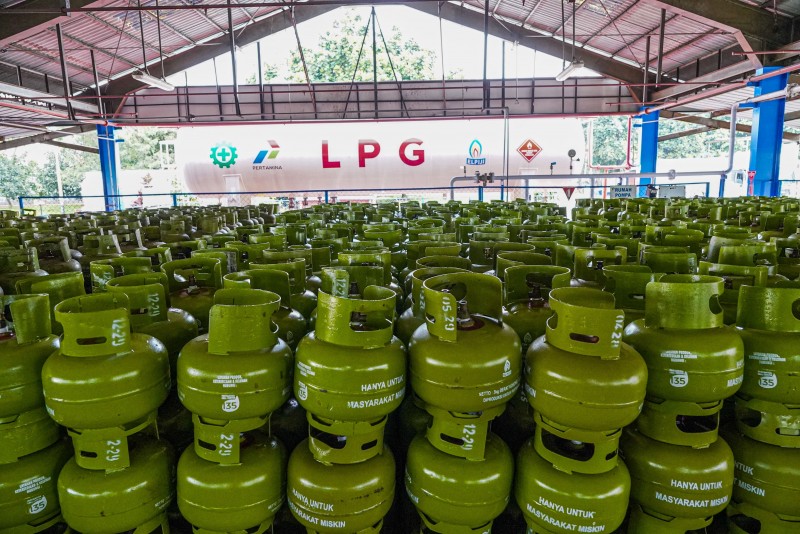 Laksanakan Instruksi Prabowo, Kementerian ESDM-Pertamina Tinjau Suplai LPG di Plumpang