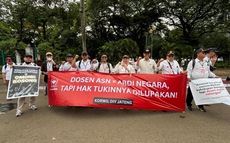 Tuntut Pembayaran Tunjangan Kinerja, Aliansi Dosen Seluruh Indonesia Gelar Aksi Unjuk Rasa di Istana