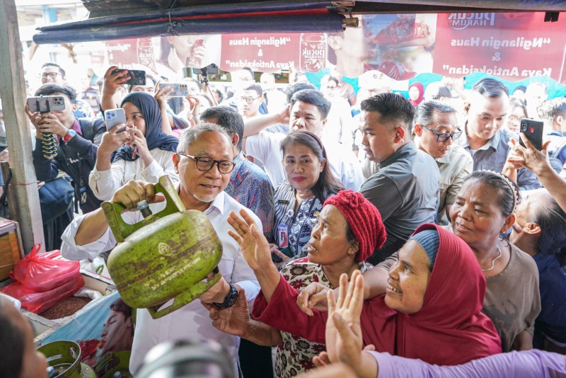 Menko Pangan dan Mendag Tinjau Sub Pangkalan di Klender, Pantau Penyaluran LPG 3 Kg Tepat Sasaran