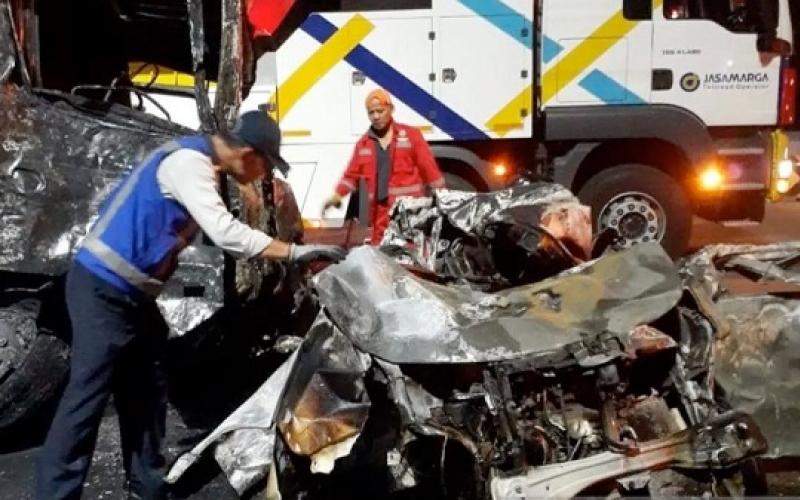 Rem Blong Picu Kecelakaan Maut di Tol Ciawi