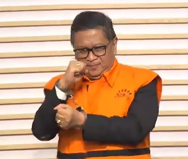 Resmi Jadi Tahanan KPK, Hasto Masih Lempar Senyum