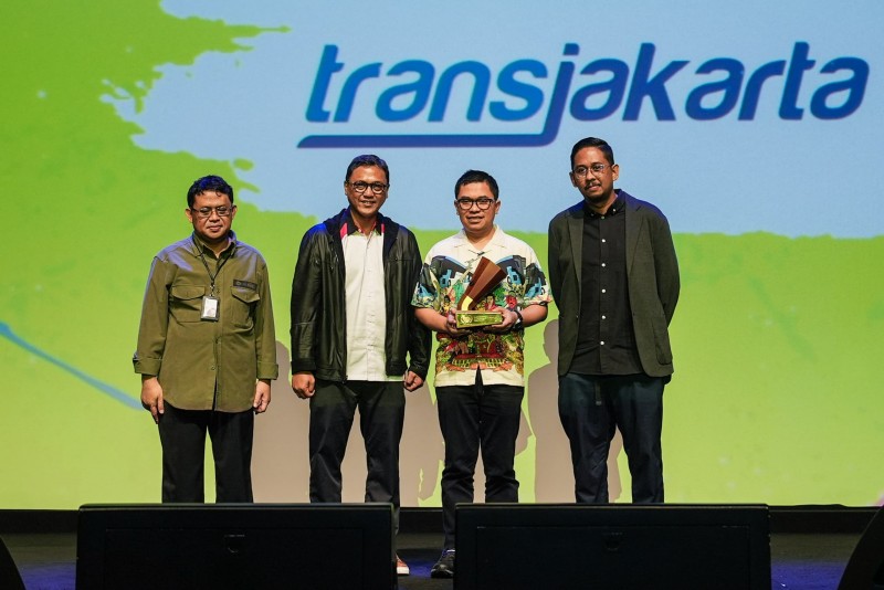 Bukti Transformasi Menjadi Transportasi Publik Berkelas, Transjakarta Raih Gold Winner WOW Brand 2025