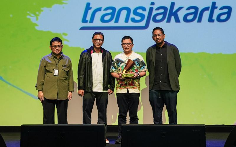 Bukti Transformasi Menjadi Transportasi Publik Berkelas, Transjakarta Raih Gold Winner WOW Brand 2025