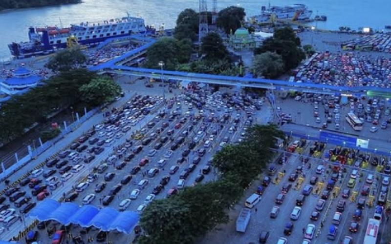 Petaka Nasional: Orang Miskin Dilarang Mudik!