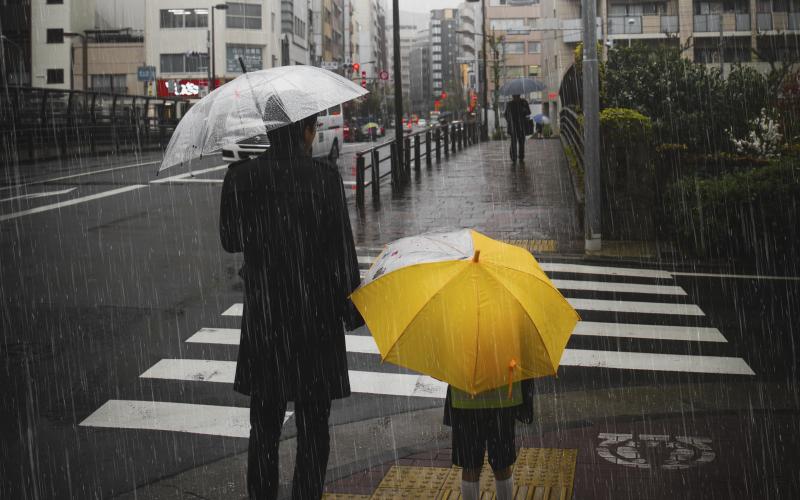 Hujan Lebat Sebabkan Banjir di Jabodetabek, BMKG Sampaikan Pemicunya
