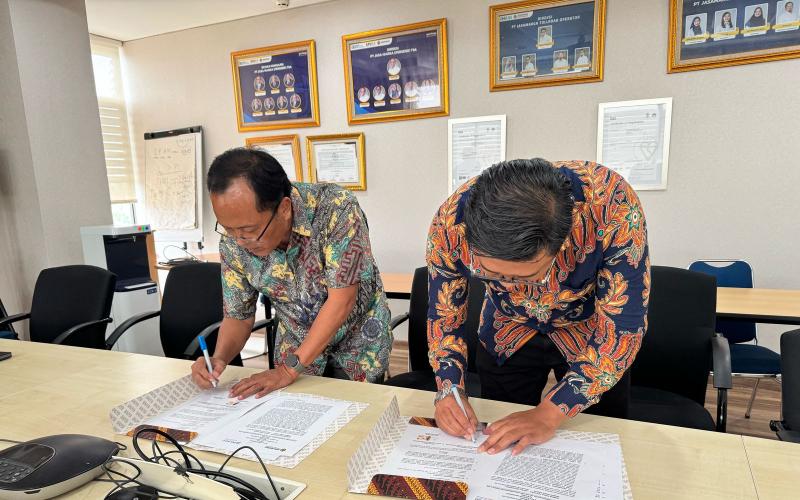 PT API dan PT Jasamarga Resmi Jalin Kerja Sama untuk Perkuat Sinergi Layanan Jalan Tol