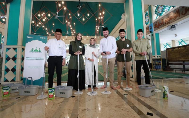 Wipol Gelar Program Puncak “Gerakan Masjid Bersih 2025” Bersama Ratusan Relawan