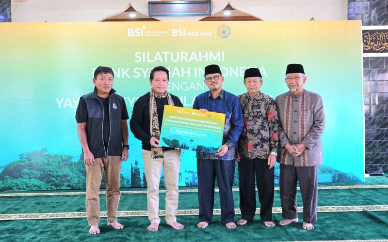 Safari Ramadhan, BSI Distribusikan Bantuan di Bukittinggi