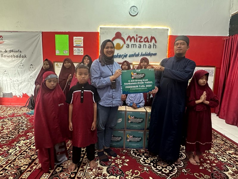 Jelang Hari Raya, PT API Bagikan Santunan untuk Yatim dan Duafa