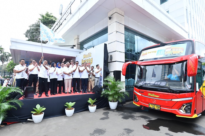 Kolaborasi Menteri ESDM dan Dirut Pertamina Lepas 1.407 Pemudik