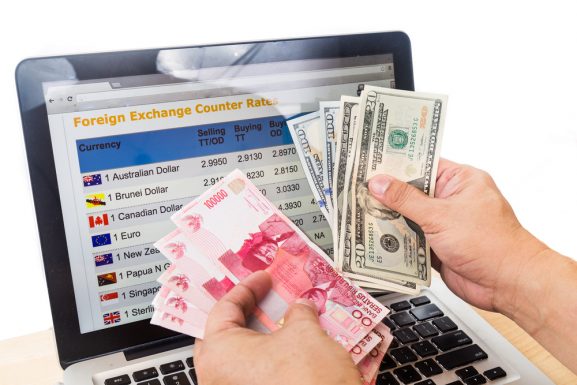 Dibayangi Gejolak Pasar Global, Nilai Rupiah Masih Melemah Senilai Rp16.911