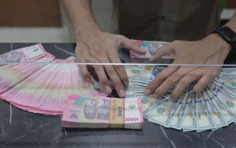 Perlahan Namun Pasti! Nilai Rupiah Terpantau Meningkat di Awal Pekan Ini