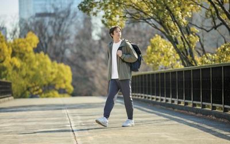 Anti Gerah & Tetap Stylish, Berikut 5 Pilihan Essential Commuter Gear dari UNIQLO