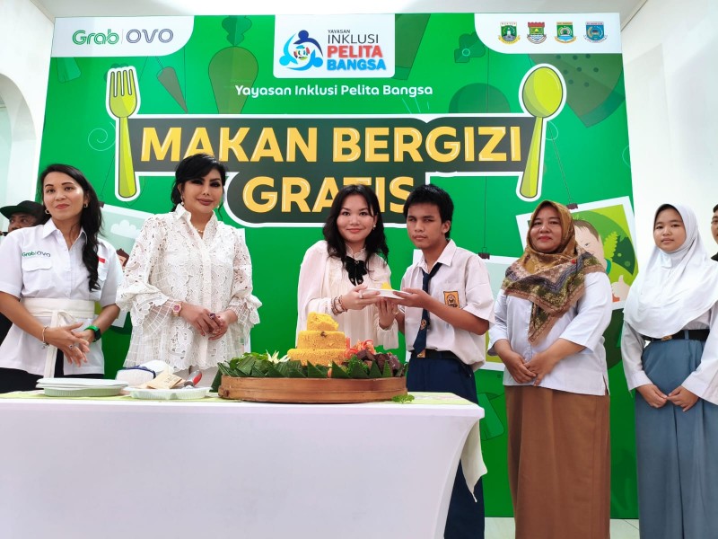 Kolaborasi dengan OVO dan Grab, YIPB Luncurkan Program Uji Coba MBG di Sekolah Khusus se-Tangerang Raya