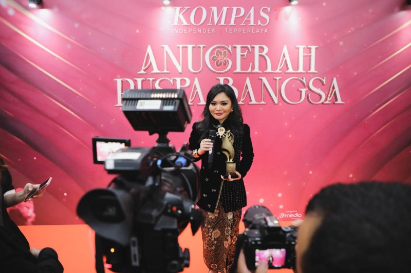 Menginspirasi Lewat Aksi Nyata, Cahaya Manthovani Raih Puspa Nawasena