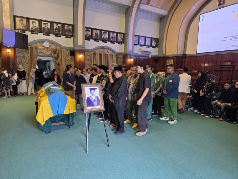 Prof. Dr. Askandar Tjokroprawiro Wafat